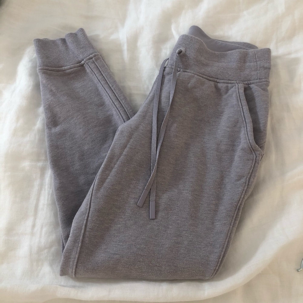 grey cotton lululemon sweatpants